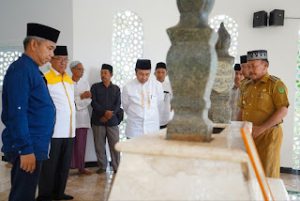 Gubernur Riau Ziarah Ke makam Syeikh Abdurahman Shiddiq di Kampung Hidayat