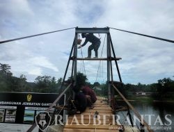 TNI Bangun Jembatan “Perintis Kartika”: Menghubungkan Dua Desa dan Membuka Akses