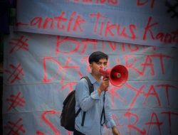 Mahasiswa Geruduk Gedung DPRD Banten, Ini Tuntutannya