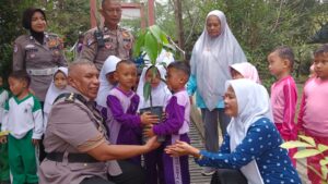 Polisi Sahabat Anak, Ditlantas Polda Riau Tanamkan Tertib Lalu Lintas dan Cinta Lingkungan Sejak Usia Dini