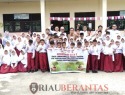 Polres Kuansing Tanamkan Edukasi Green Policing Sejak Usia Dini di SD Negeri 012 Koto Kari