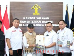 Kanwil Kemenkum Babel Serahkan Sertifikat Merek Jasa “Kurma Qurbee”