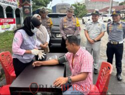 Cegah Kecelakaan, Polres Kuansing Gelar Ramp Check, Tes Urin, dan Cek Kesehatan Supir Angkutan