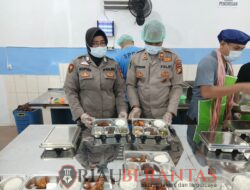 Polres Kuansing Lakukan Pemeriksaan Dapur SPPG Yayasan Kemala Bhayangkari, Pastikan Makanan Layak Konsumsi