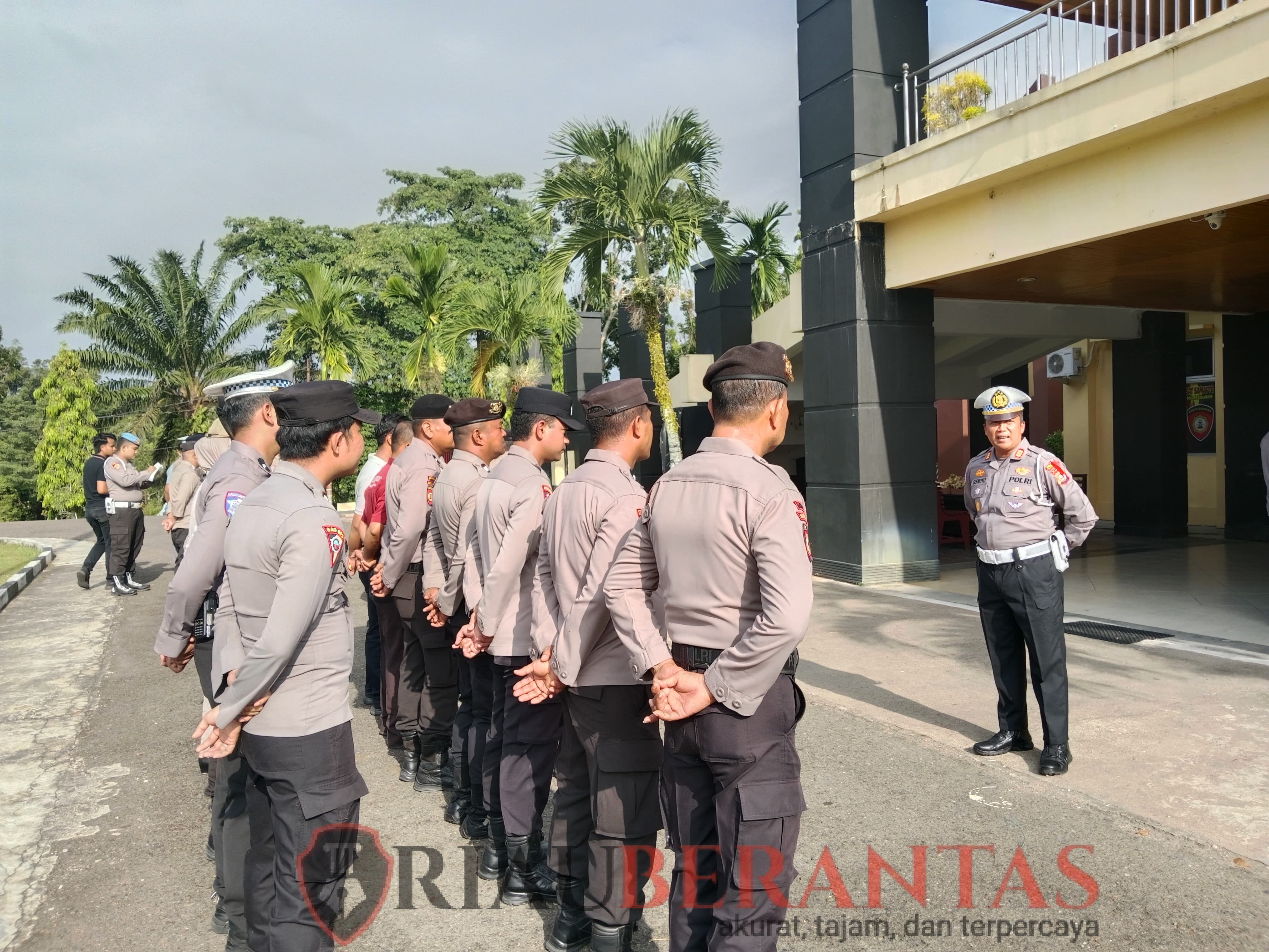 Wakapolres Kuansing Pimpin Apel Personel Ops Lilin LK-2025, Tekankan Disiplin dan Profesionalisme