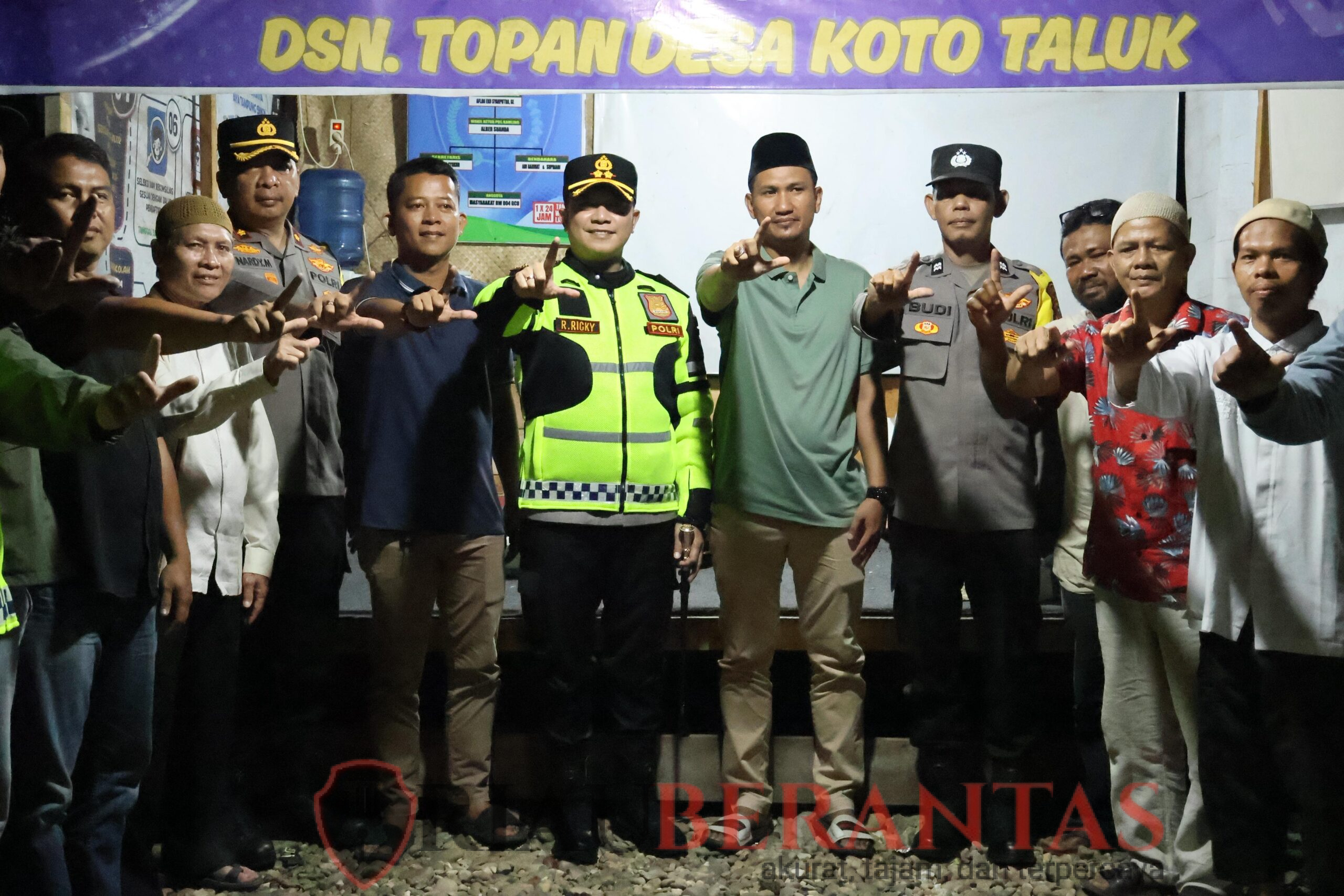 Kapolres Kuansing Pimpin Sambang dan Pengecekan Poskamling di Kuantan Tengah, Perkuat Kamtibmas Jelang Nataru