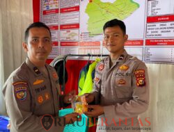 Kapolres Kuantan Singingi: Subsatgas Dokkes Berikan Bekal Kesehatan kepada Personel Ops Lilin Lancang Kuning di Pospam Tanjung Pauh