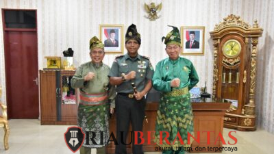 Ketum Majelis Kerapatan Adat LAMR Datuk Seri H. R. Marjohan Yusuf Sambut Hangat Kunjungan Danrem 031/WB Brigjen TNI Dr. Agustatius Sitepu, S.Sos.,M.Si.,M.Han
