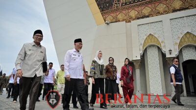 Dampingi Kunjungan Kerja Menteri Pariwisata, Mahyeldi Dorong Pengembangan Pariwisata dan Bandara Mentawai