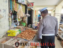 Pantau Pasar Tradisional, Polsek Limapuluh Catat Kenaikan Harga Minyak Goreng