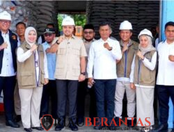 Pastikan Stok Beras Aman, Wakil Ketua DPRD Pekanbaru Tinjau Gudang Bulog