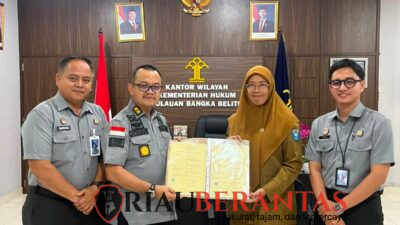Kanwil Kemenkum Babel Serahkan Sertifikat Hak Cipta Lagu dan Buku, Perkuat Perlindungan Karya Kreatif Masyarakat