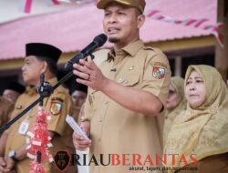 Pasca Kabut Asap, Agung Nugroho Pimpin Kembali Upacara di SMPN 22 Pekanbaru