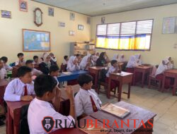 KKN 143 UMRI Dorong Capaian SDGs melalui Psikoedukasi Anti-Bullying di SDN 008 Buluh Rampai