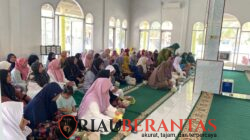 Mahasiswa KKN 145 UMRI Ikuti Kegiatan BKMT di Masjid Nurul Huda Kelurahan pangkalan Kasai Pangkalan Kasai