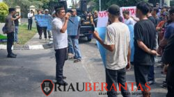 Massa ADUK Kepung Mapolda Riau, Dituding Polsek & Polres Dumai Lindungi Pelaku Pengeroyokan di PT IBP!