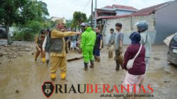 Tinjau Langsung Banjir Bandang Solok, Mahyeldi Fokuskan Penanganan pada Keselamatan Warga dan Percepatan Pemulihan