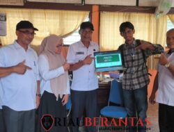 Mahasiswa KKN 145 UMRI Sosialisasikan Peresmian Website Kelurahan Pangkalan Kasai