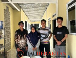 KKN Kelompok 15 UMRI Dorong Budaya Pilah Sampah di Sekolah dan Pondok Pesantren Desa Berumbung Baru