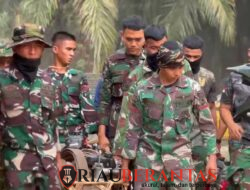 Hadapi Medan Sulit dan Cuaca Panas, Satgas Kodam XIX/Tuanku Tambusai Terus Berjibaku Padamkan Karhutla