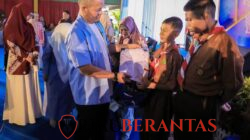 Bukan Sekadar Bangun Sekolah, Agung Nugroho Bantu Orang Tua Lewat Seragam Gratis
