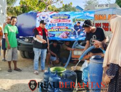 Umar Hayat Pimpin Aksi Sosial KWI, Warga Kampung Merapi Terima Bantuan Air Bersih