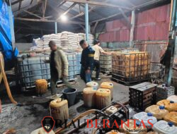 Polda Riau Bongkar Gudang Solar Subsidi di Siak, 6.500 Liter Disita, Dua Tersangka Ditahan