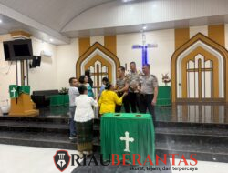 Polsek Rumbai Barat Gelar Minggu Kasih di Gereja HKBP Moria Palas, Perkuat Silaturahmi dan Kamtibmas