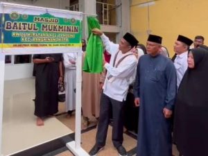 UAS Sampaikan Ceramah Pada Isra Mi’raj di Bapenda Kampar Dan Resmikan Masjid Baitul Mukminin